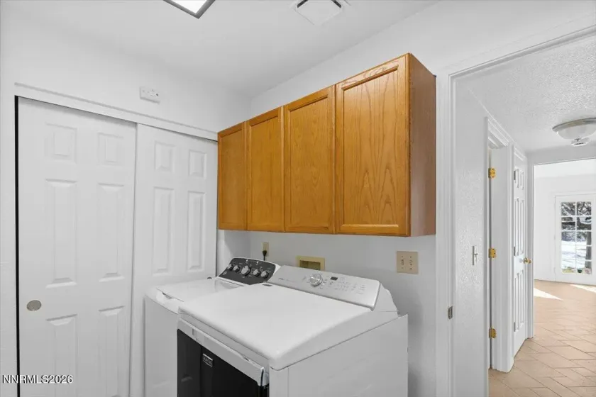 65 Sheena, Sparks, Nevada 89436, 6 Bedrooms Bedrooms, ,4 BathroomsBathrooms,Residential,Residential,Sheena,260002117