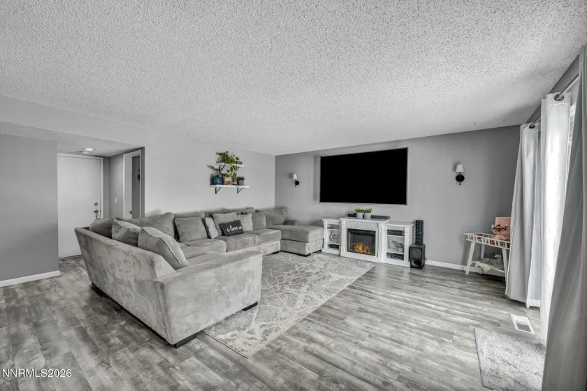 8655 Silver Shores, Reno, Nevada 89506, 4 Bedrooms Bedrooms, ,3 BathroomsBathrooms,Residential,Residential,Silver Shores,260001912