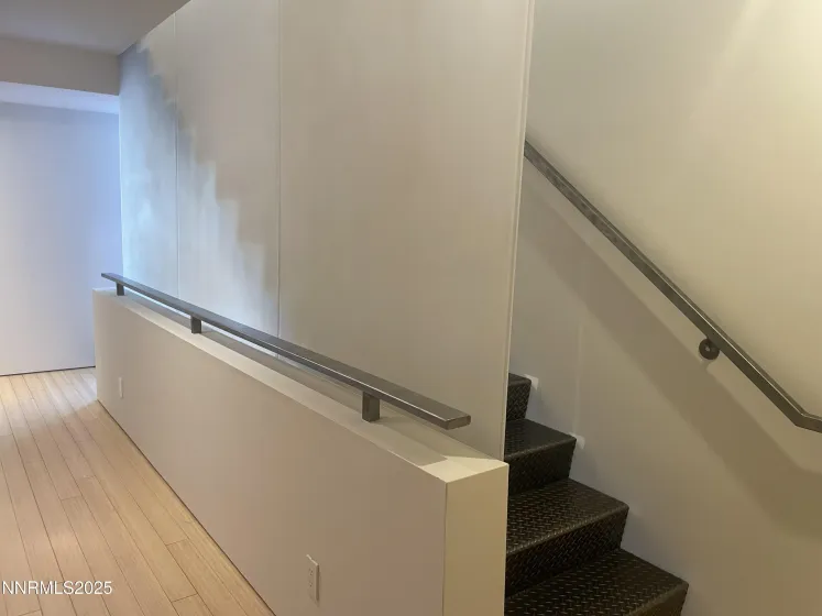 880 Center, Reno, Nevada 89501, 2 Bedrooms Bedrooms, ,3 BathroomsBathrooms,Residential,Residential,Center,260002118