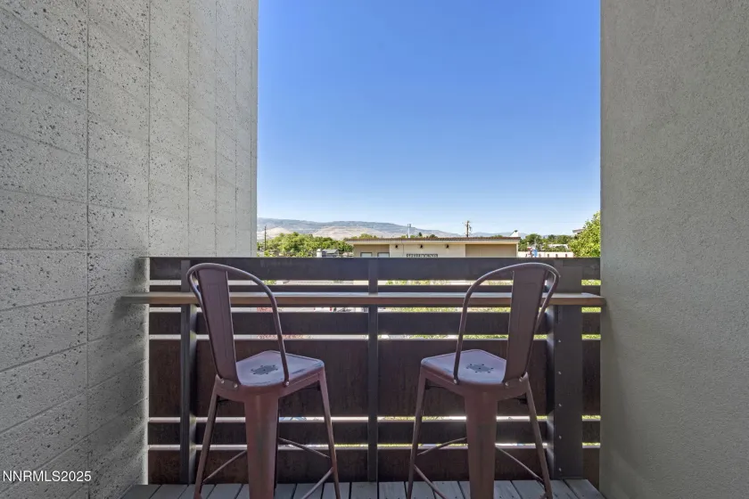 880 Center, Reno, Nevada 89501, 2 Bedrooms Bedrooms, ,3 BathroomsBathrooms,Residential,Residential,Center,260002118