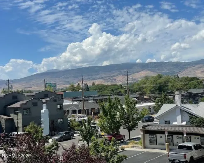 880 Center, Reno, Nevada 89501, 2 Bedrooms Bedrooms, ,3 BathroomsBathrooms,Residential,Residential,Center,260002118