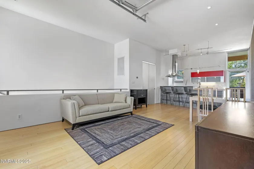 880 Center, Reno, Nevada 89501, 2 Bedrooms Bedrooms, ,3 BathroomsBathrooms,Residential,Residential,Center,260002118