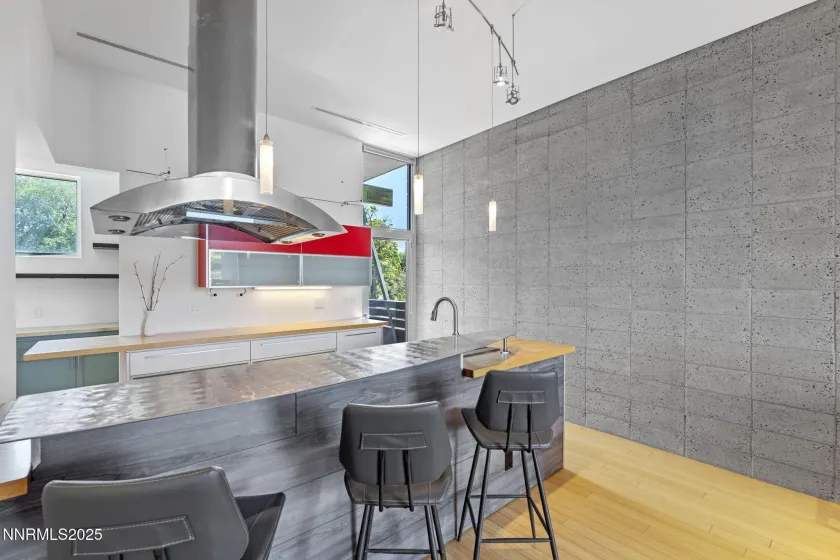 880 Center, Reno, Nevada 89501, 2 Bedrooms Bedrooms, ,3 BathroomsBathrooms,Residential,Residential,Center,260002118