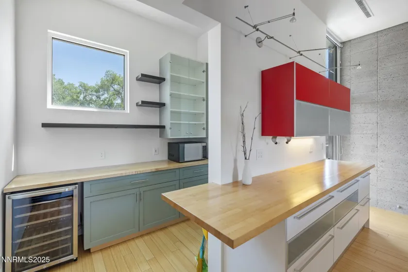 880 Center, Reno, Nevada 89501, 2 Bedrooms Bedrooms, ,3 BathroomsBathrooms,Residential,Residential,Center,260002118