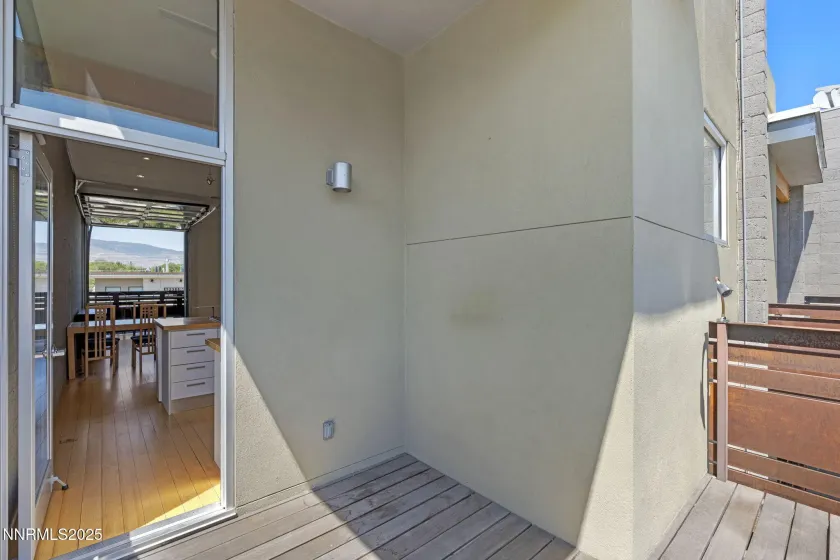 880 Center, Reno, Nevada 89501, 2 Bedrooms Bedrooms, ,3 BathroomsBathrooms,Residential,Residential,Center,260002118