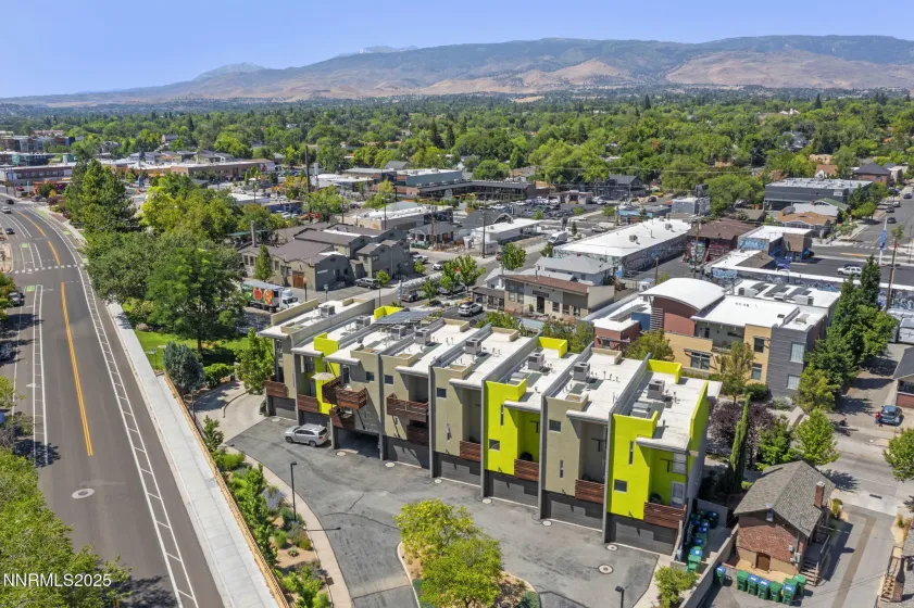 880 Center, Reno, Nevada 89501, 2 Bedrooms Bedrooms, ,3 BathroomsBathrooms,Residential,Residential,Center,260002118