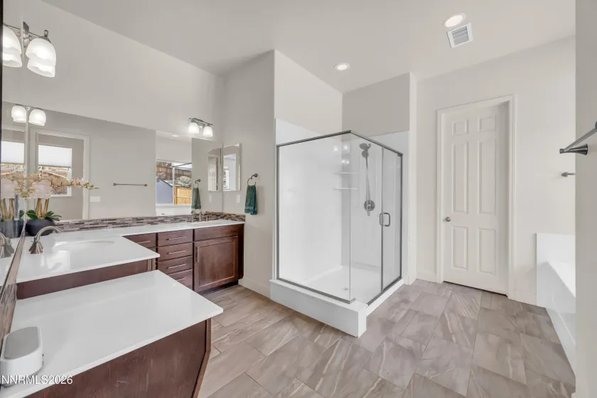 11880 Paradise Hills, Sparks, Nevada 89441, 4 Bedrooms Bedrooms, ,3 BathroomsBathrooms,Residential,Residential,Paradise Hills,260002125