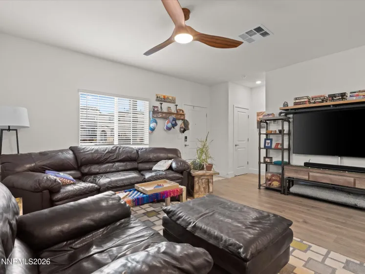 4233 Fawnridge, Reno, Nevada 89503, 3 Bedrooms Bedrooms, ,3 BathroomsBathrooms,Residential,Residential,Fawnridge,260002126