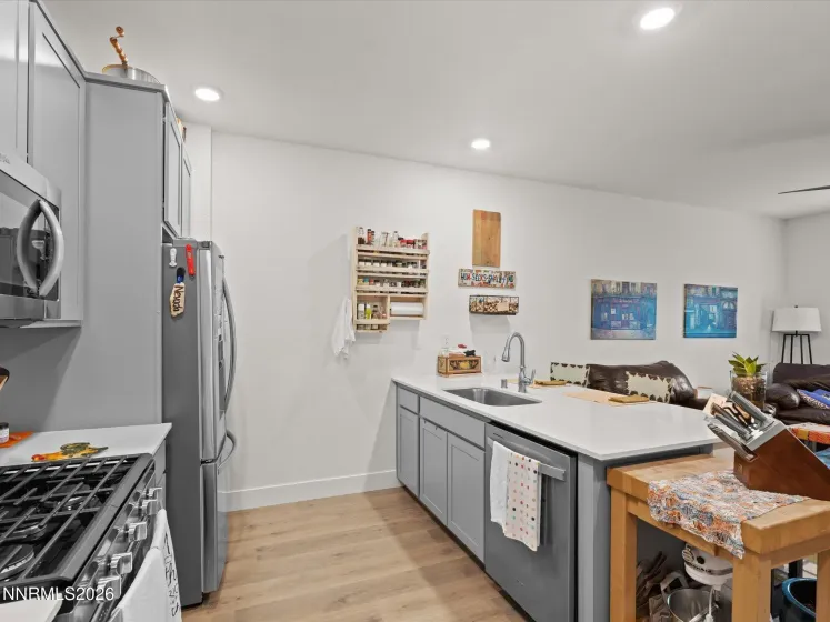 4233 Fawnridge, Reno, Nevada 89503, 3 Bedrooms Bedrooms, ,3 BathroomsBathrooms,Residential,Residential,Fawnridge,260002126