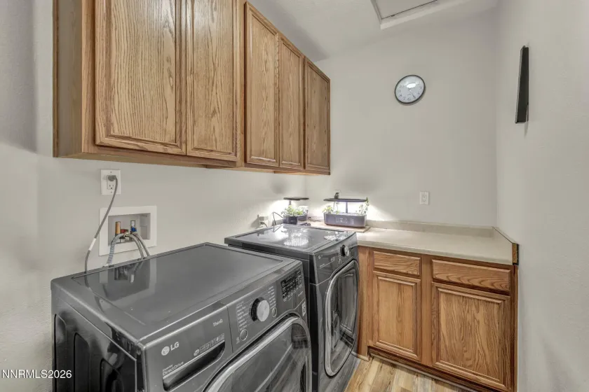 11010 Colton, Reno, Nevada 89521, 3 Bedrooms Bedrooms, ,3 BathroomsBathrooms,Residential,Residential,Colton,260002129