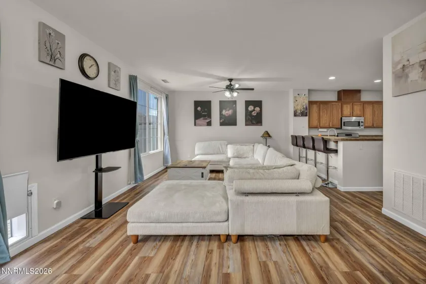 11010 Colton, Reno, Nevada 89521, 3 Bedrooms Bedrooms, ,3 BathroomsBathrooms,Residential,Residential,Colton,260002129