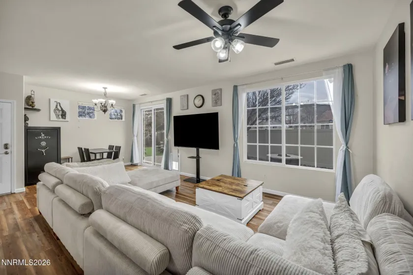 11010 Colton, Reno, Nevada 89521, 3 Bedrooms Bedrooms, ,3 BathroomsBathrooms,Residential,Residential,Colton,260002129