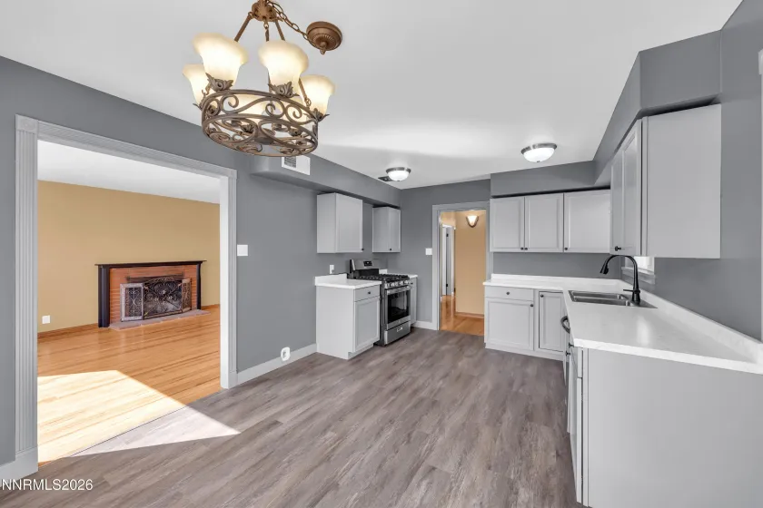 2295 Ellendale, Reno, Nevada 89503, 3 Bedrooms Bedrooms, ,2 BathroomsBathrooms,Residential,Residential,Ellendale,260002128