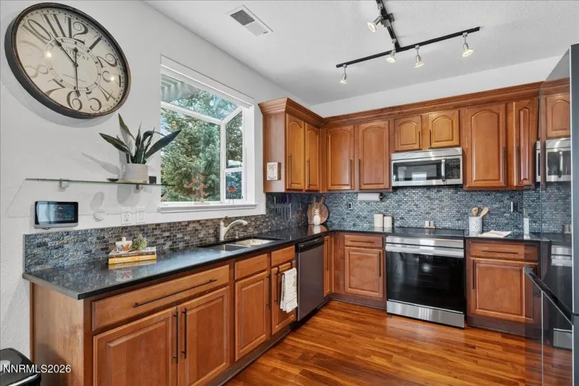 1091 Crown View, Reno, Nevada 89523, 3 Bedrooms Bedrooms, ,3 BathroomsBathrooms,Residential,Residential,Crown View,260002132