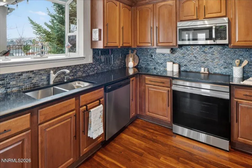 1091 Crown View, Reno, Nevada 89523, 3 Bedrooms Bedrooms, ,3 BathroomsBathrooms,Residential,Residential,Crown View,260002132