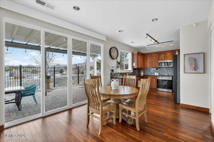 1091 Crown View, Reno, Nevada 89523, 3 Bedrooms Bedrooms, ,3 BathroomsBathrooms,Residential,Residential,Crown View,260002132