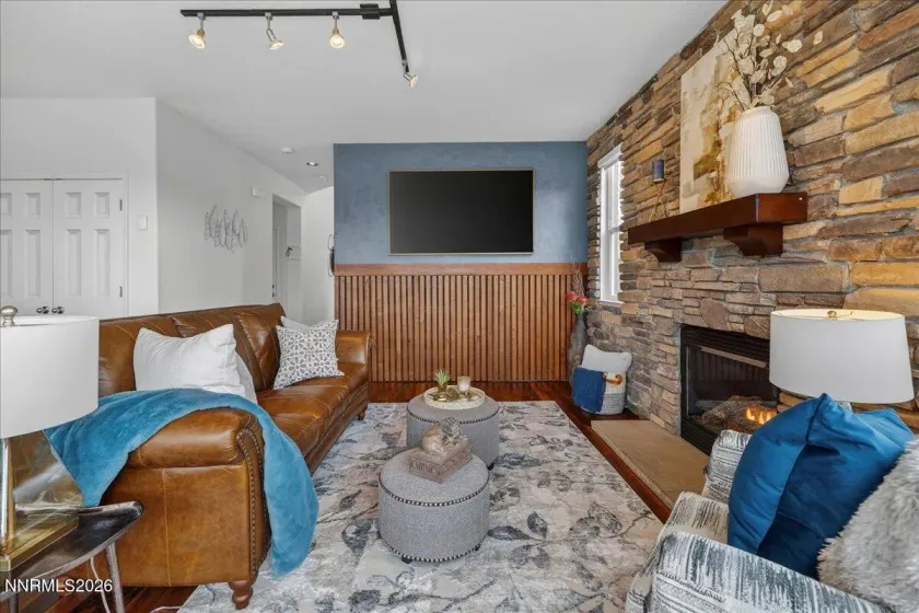 1091 Crown View, Reno, Nevada 89523, 3 Bedrooms Bedrooms, ,3 BathroomsBathrooms,Residential,Residential,Crown View,260002132