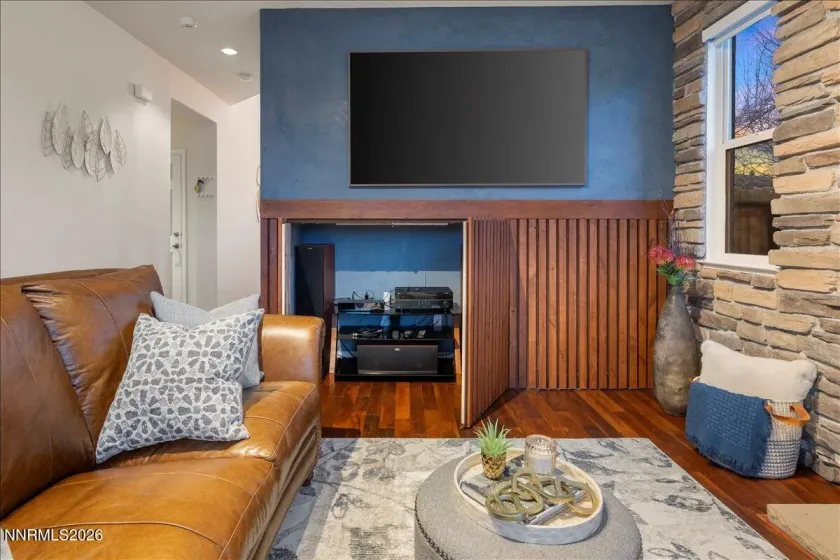 1091 Crown View, Reno, Nevada 89523, 3 Bedrooms Bedrooms, ,3 BathroomsBathrooms,Residential,Residential,Crown View,260002132