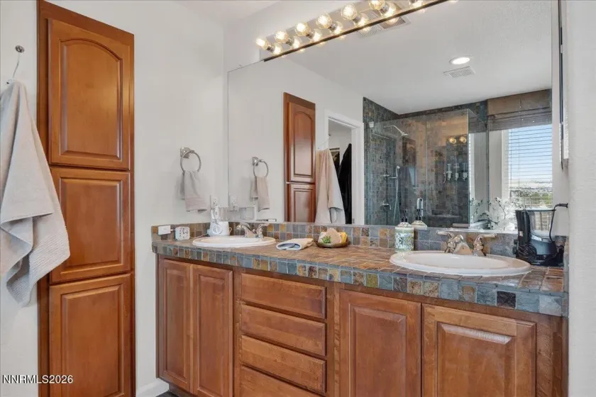 1091 Crown View, Reno, Nevada 89523, 3 Bedrooms Bedrooms, ,3 BathroomsBathrooms,Residential,Residential,Crown View,260002132