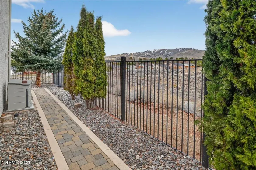 1091 Crown View, Reno, Nevada 89523, 3 Bedrooms Bedrooms, ,3 BathroomsBathrooms,Residential,Residential,Crown View,260002132