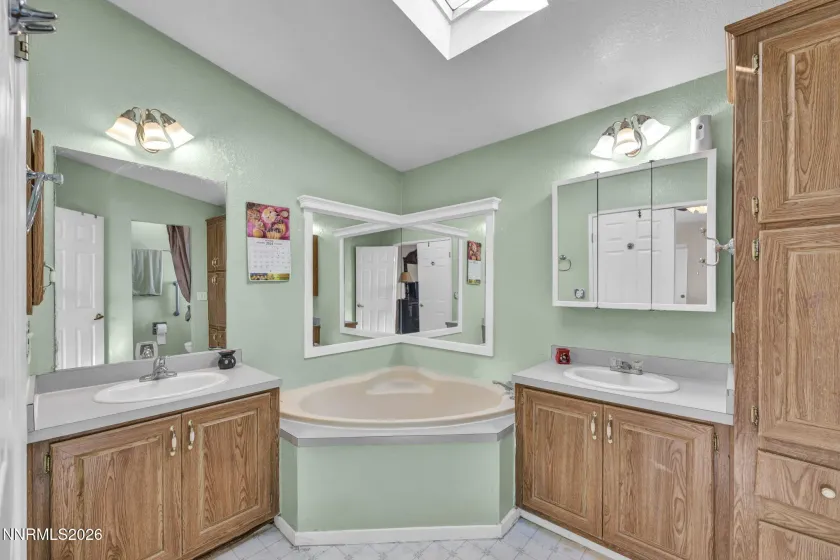 46 Jasper, Dayton, Nevada 89403, 3 Bedrooms Bedrooms, ,2 BathroomsBathrooms,Residential,Residential,Jasper,260002134