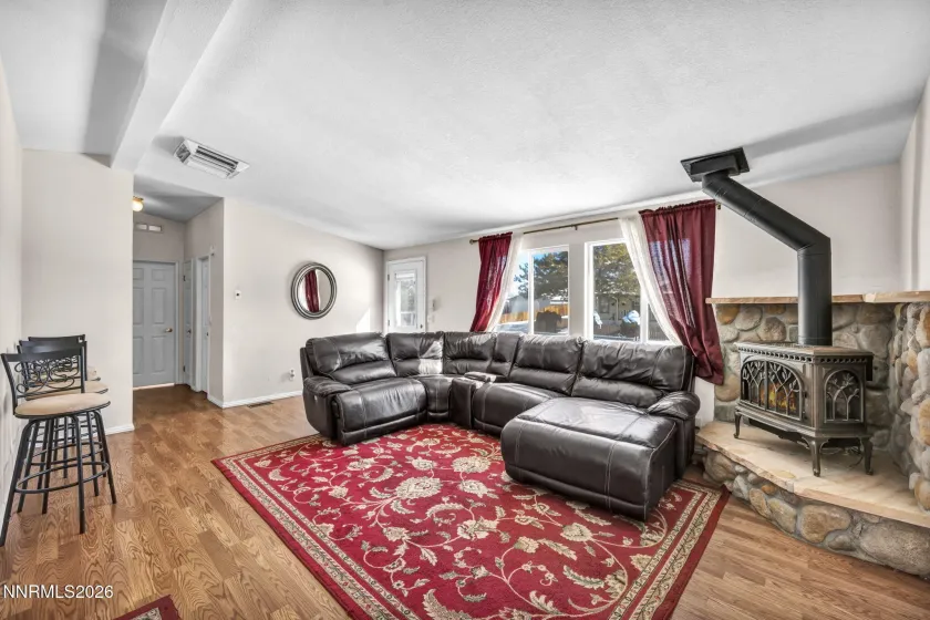 46 Jasper, Dayton, Nevada 89403, 3 Bedrooms Bedrooms, ,2 BathroomsBathrooms,Residential,Residential,Jasper,260002134