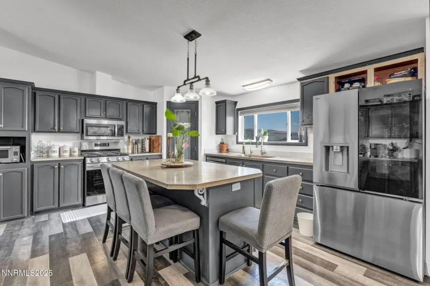 9185 Navajo, Stagecoach, Nevada 89429, 4 Bedrooms Bedrooms, ,2 BathroomsBathrooms,Residential,Residential,Navajo,250053760