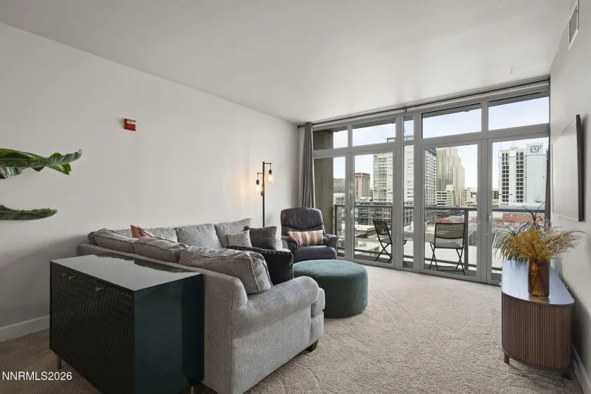 50 Sierra, Reno, Nevada 89501, 1 Bedroom Bedrooms, ,1 BathroomBathrooms,Residential,Residential,Sierra,260002142