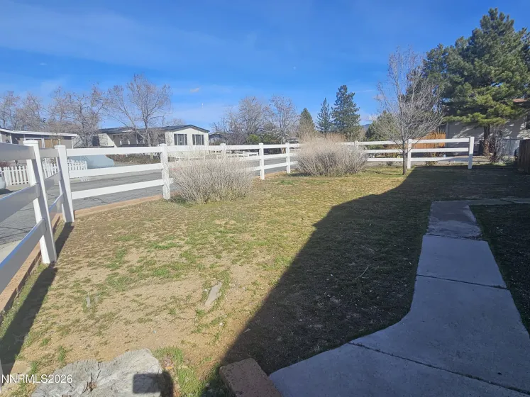 929 Loyola, Carson City, Nevada 89705, 3 Bedrooms Bedrooms, ,2 BathroomsBathrooms,Residential,Residential,Loyola,260002161