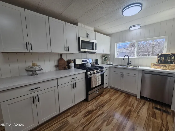 929 Loyola, Carson City, Nevada 89705, 3 Bedrooms Bedrooms, ,2 BathroomsBathrooms,Residential,Residential,Loyola,260002161