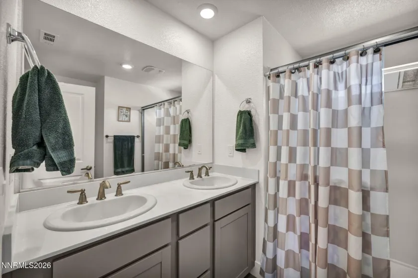 7950 Zorite, Sparks, Nevada 89436, 4 Bedrooms Bedrooms, ,3 BathroomsBathrooms,Residential,Residential,Zorite,260002167