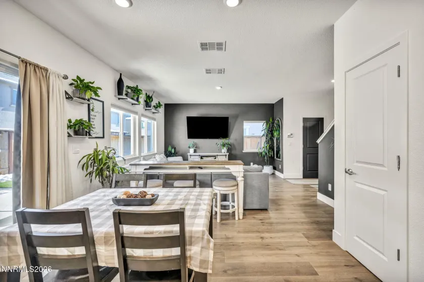 7950 Zorite, Sparks, Nevada 89436, 4 Bedrooms Bedrooms, ,3 BathroomsBathrooms,Residential,Residential,Zorite,260002167