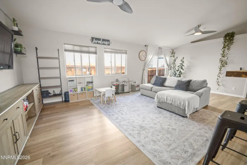 998 Julia, Fernley, Nevada 89408, 3 Bedrooms Bedrooms, ,2 BathroomsBathrooms,Residential,Residential,Julia,260002168