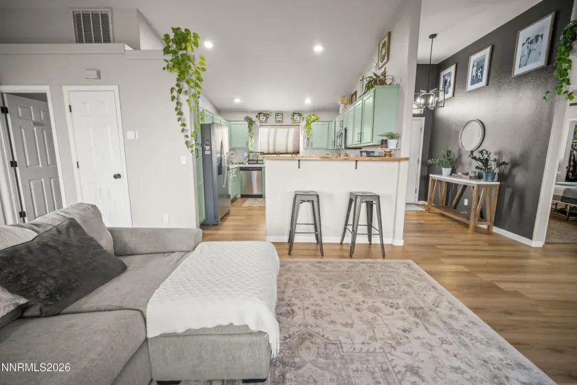 998 Julia, Fernley, Nevada 89408, 3 Bedrooms Bedrooms, ,2 BathroomsBathrooms,Residential,Residential,Julia,260002168