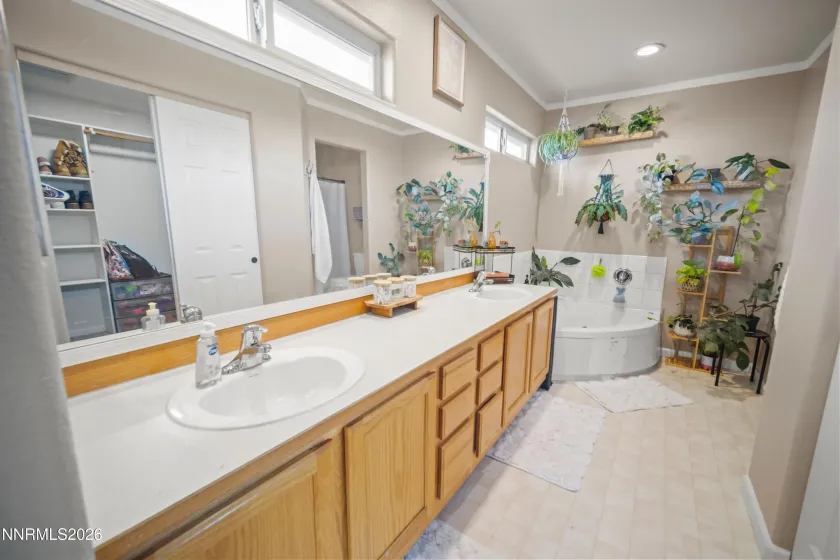 998 Julia, Fernley, Nevada 89408, 3 Bedrooms Bedrooms, ,2 BathroomsBathrooms,Residential,Residential,Julia,260002168