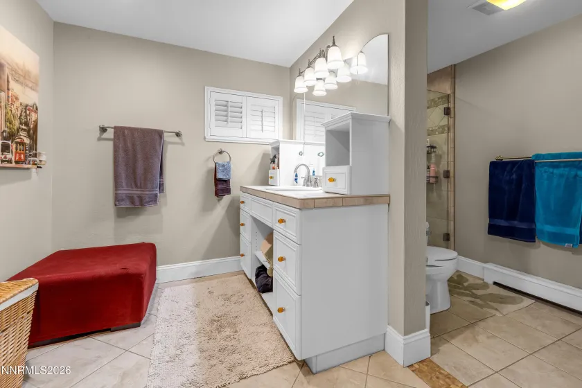 Basement full bathroom