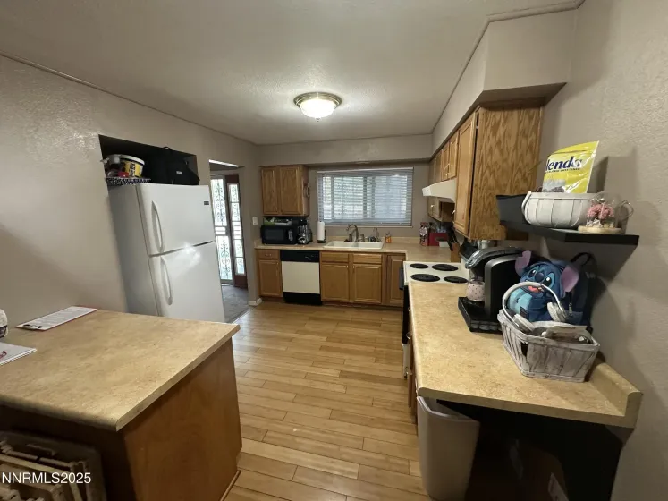 486 Smithridge, Reno, Nevada 89502, 2 Bedrooms Bedrooms, ,2 BathroomsBathrooms,Residential,Residential,Smithridge,250052502