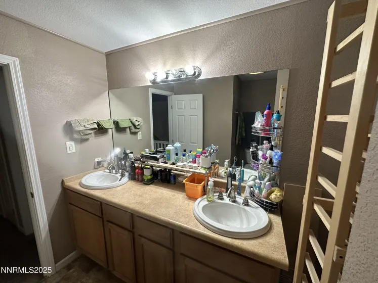 486 Smithridge, Reno, Nevada 89502, 2 Bedrooms Bedrooms, ,2 BathroomsBathrooms,Residential,Residential,Smithridge,250052502