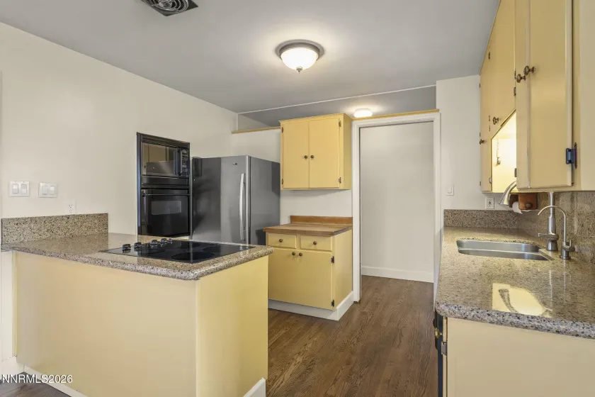 825 Cordone, Reno, Nevada 89502, 3 Bedrooms Bedrooms, ,2 BathroomsBathrooms,Residential,Residential,Cordone,260002186