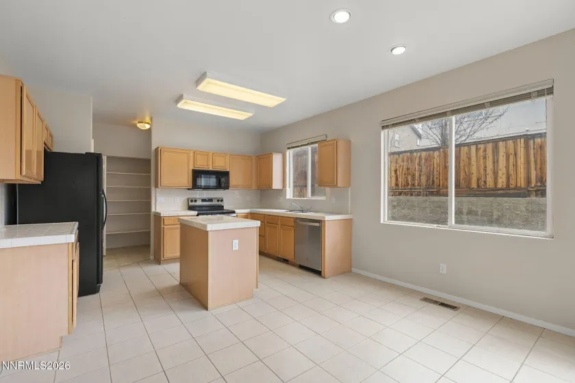 2854 Cintoia, Sparks, Nevada 89434, 4 Bedrooms Bedrooms, ,3 BathroomsBathrooms,Residential,Residential,Cintoia,260002188