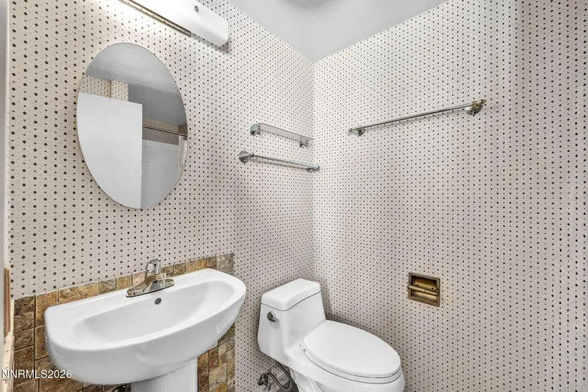 807 Alder, Incline Village, Nevada 89451, 2 Bedrooms Bedrooms, ,2 BathroomsBathrooms,Residential,Residential,Alder,260002189