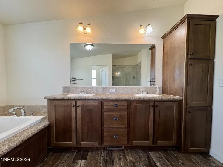 1415 Van Diest, Winnemucca, Nevada 89445, 4 Bedrooms Bedrooms, ,2 BathroomsBathrooms,Residential,Residential,Van Diest,260002194