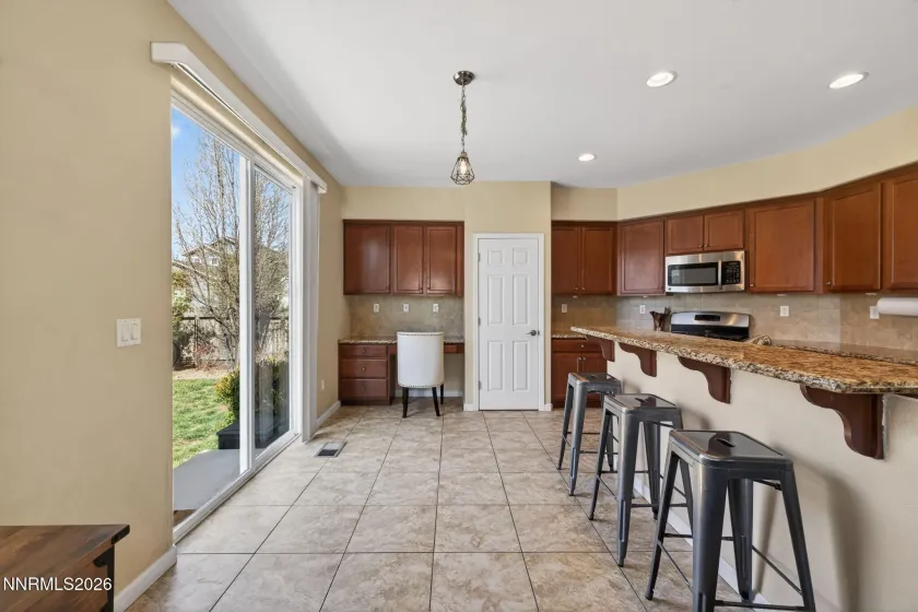 1516 Lasso, Gardnerville, Nevada 89410, 5 Bedrooms Bedrooms, ,4 BathroomsBathrooms,Residential,Residential,Lasso,260002200