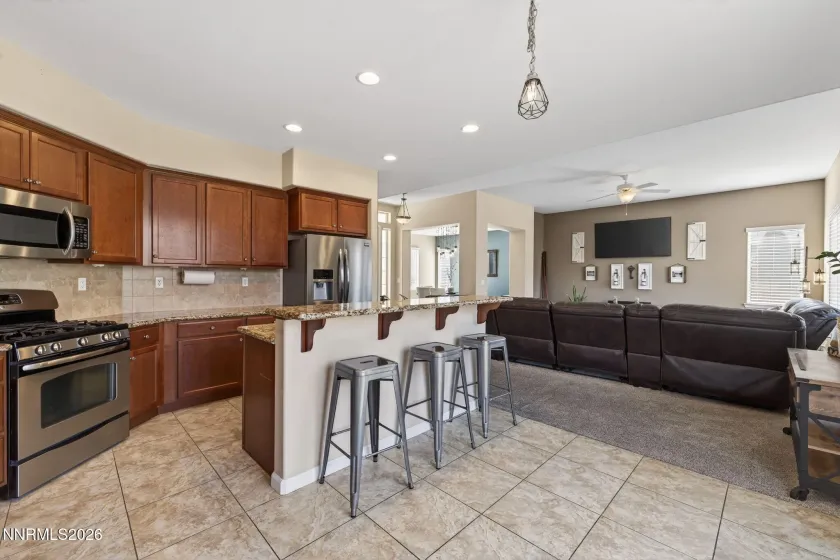 1516 Lasso, Gardnerville, Nevada 89410, 5 Bedrooms Bedrooms, ,4 BathroomsBathrooms,Residential,Residential,Lasso,260002200