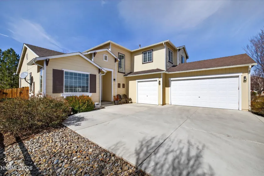 1516 Lasso, Gardnerville, Nevada 89410, 5 Bedrooms Bedrooms, ,4 BathroomsBathrooms,Residential,Residential,Lasso,260002200