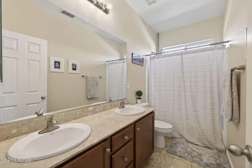 1516 Lasso, Gardnerville, Nevada 89410, 5 Bedrooms Bedrooms, ,4 BathroomsBathrooms,Residential,Residential,Lasso,260002200