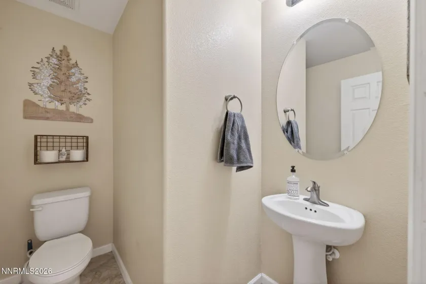 1516 Lasso, Gardnerville, Nevada 89410, 5 Bedrooms Bedrooms, ,4 BathroomsBathrooms,Residential,Residential,Lasso,260002200