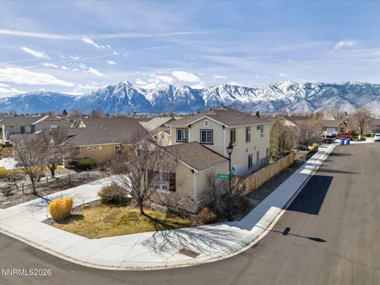 1516 Lasso, Gardnerville, Nevada 89410, 5 Bedrooms Bedrooms, ,4 BathroomsBathrooms,Residential,Residential,Lasso,260002200