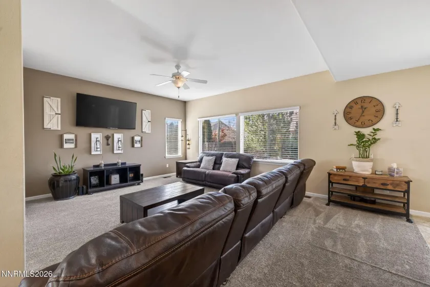 1516 Lasso, Gardnerville, Nevada 89410, 5 Bedrooms Bedrooms, ,4 BathroomsBathrooms,Residential,Residential,Lasso,260002200