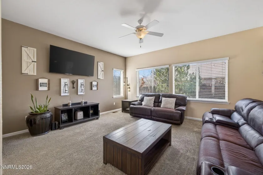 1516 Lasso, Gardnerville, Nevada 89410, 5 Bedrooms Bedrooms, ,4 BathroomsBathrooms,Residential,Residential,Lasso,260002200